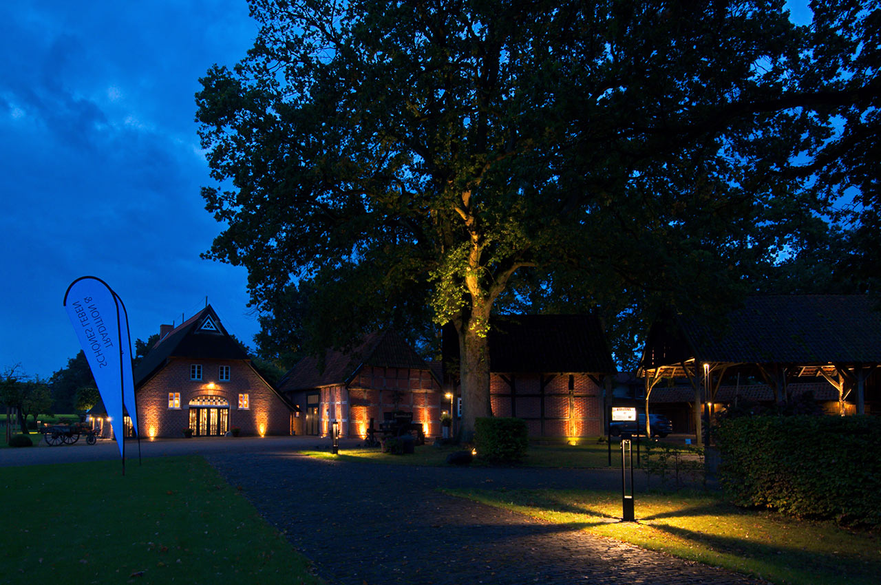 Professionelle Lichtplanung mit atmosphärischer Lichtwirkung für Gastronomie und Restaurant Gut Altona